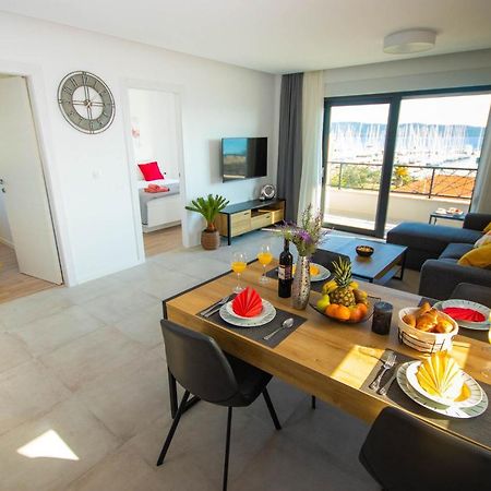 Apartmani Le-Lu คาชเตลา ภายนอก รูปภาพ