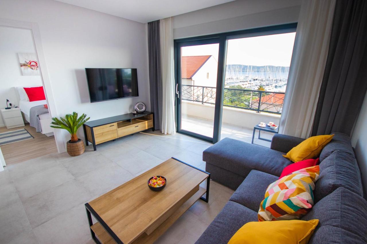 Apartmani Le-Lu คาชเตลา ภายนอก รูปภาพ