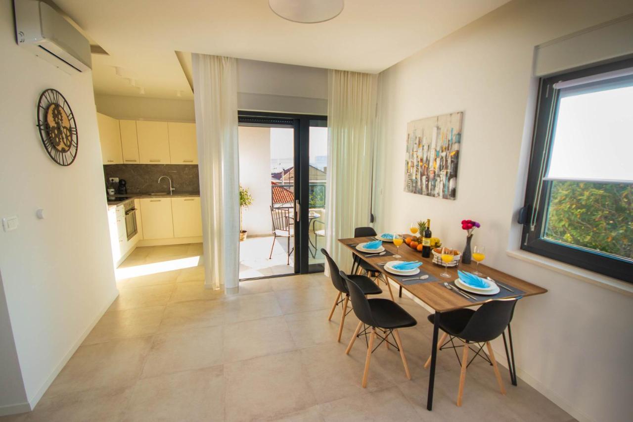 Apartmani Le-Lu คาชเตลา ภายนอก รูปภาพ