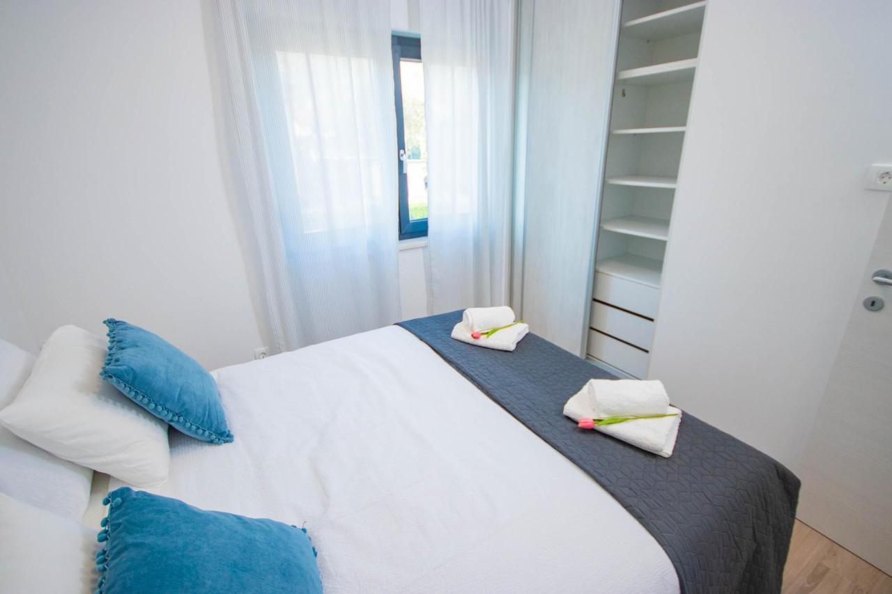 Apartmani Le-Lu คาชเตลา ภายนอก รูปภาพ