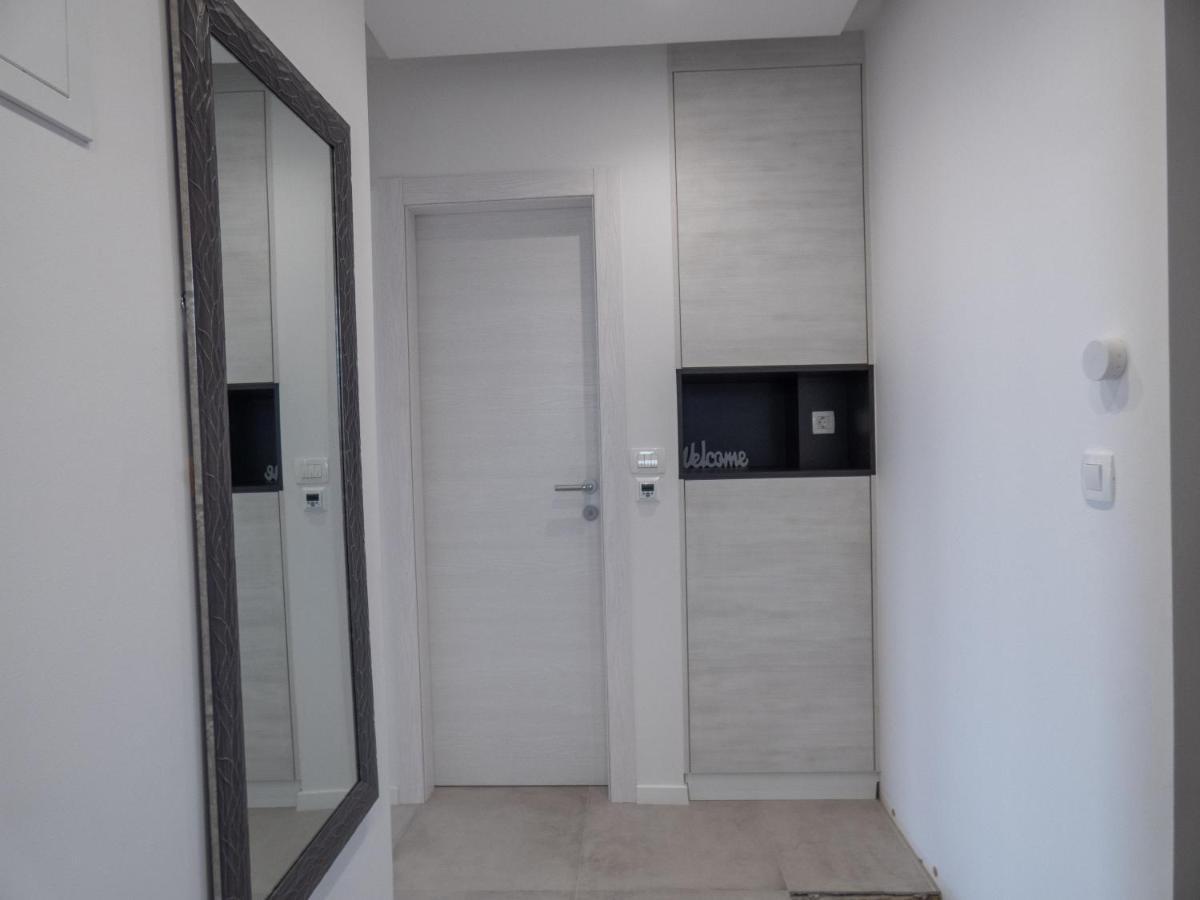Apartmani Le-Lu คาชเตลา ภายนอก รูปภาพ